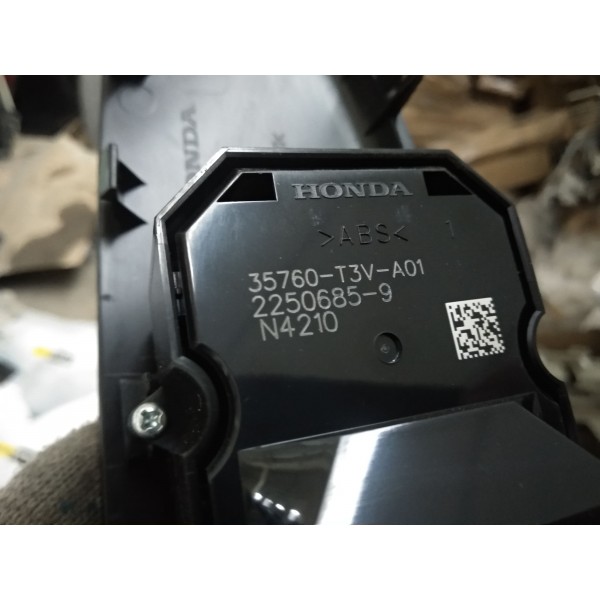 Панель стеклоподъемника на Honda Accord 2015 Hybrid USA 35760-T3V-A01 83541-T2A-A010-M1