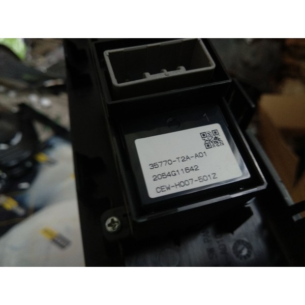 Панель кнопка управления стеклоподъемника передняя правая на Honda Accord 2015 Hybrid USA 83741-T2A-A010  35770-T2F-A01