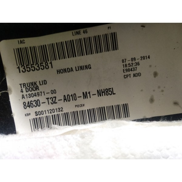 Обшивка крышки багажника на Honda Accord 2015 Hybrid USA 84630-T3Z-A010